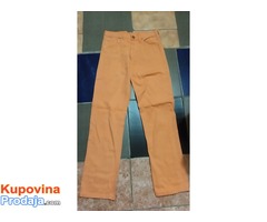 Na prodaju Pantalone farmerke