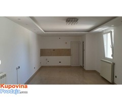 Poslovni i magacinski prostor u Rusnju - Fotografija 1/4
