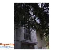 Povoljno prodajem kuću sa tri stana u Beogradu - Fotografija 3/3