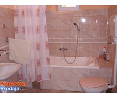 Savremena, lepa kuća sa dve odvojive stambene jedinice u selu Farkaždin - Fotografija 7/10