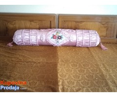 Dekorativni jastuk za krevete - Fotografija 2/2