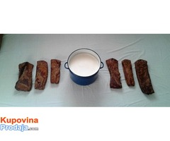 Prodajem sveže i domaće proizvode od svinja Prodajem sveže i domaće proizvode od svinja