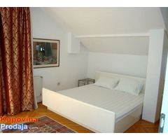 Prekrasna vila u Skoplju sa privatnim sobama i apartmanima za iznajmljivanje, ARS Prenočište - Fotografija 4/6