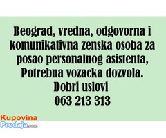 Ženska osoba za posao personalnog asistenta