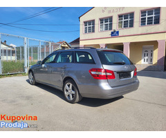 Mercedes Benz E 250 - 2011. godište - Fotografija 2/5