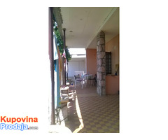 Prodaja kuce u Sutomoru - Fotografija 4/6