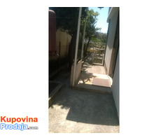 Prodaja kuce u Sutomoru - Fotografija 5/6