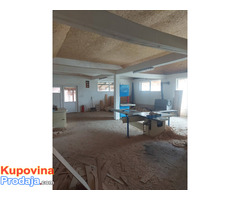 Izdajem magacinsko-poslovni prostor