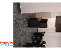 Prodaje se lokal u Zvecanu 43m2 - Fotografija 5/9